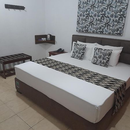 Larn'S Villa Hotel & Apartment Wadduwa Exterior foto